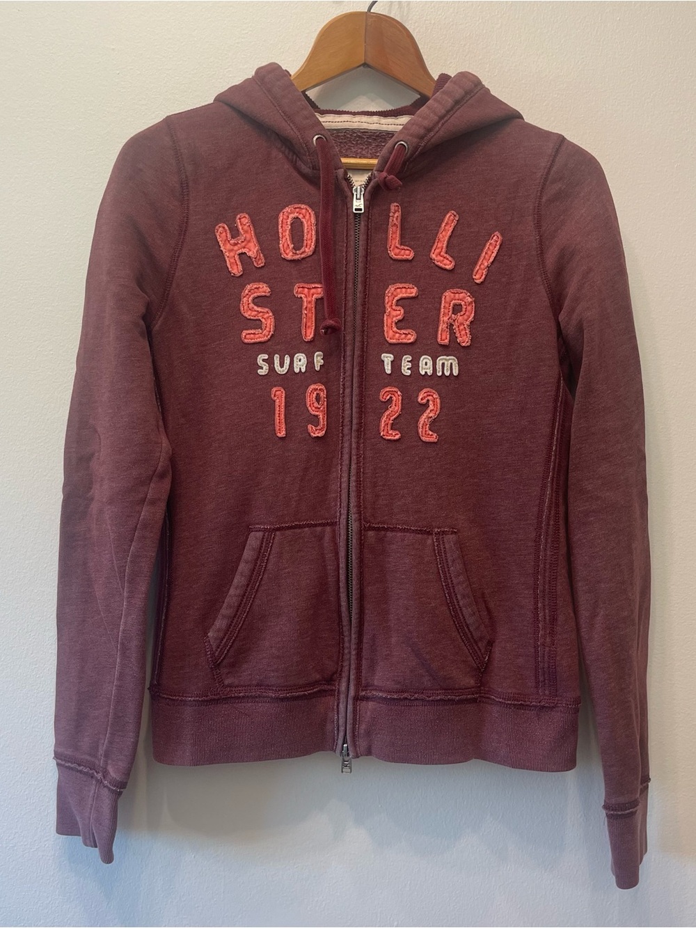 Y2K Hollister Maroon Zip Up Hoodie Size Large